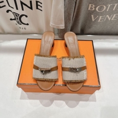 Louis Vuitton Slippers